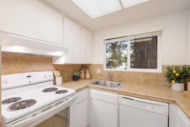 1001 E Evelyn Terrace 110, Sunnyvale, CA 94086