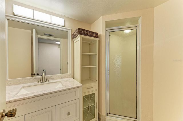 5400 34TH STREET W D11, Bradenton, FL 34210