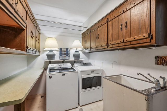 5360 S 43rd STREET, Greenfield, WI 53220