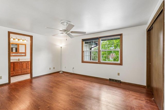 5360 S 43rd STREET, Greenfield, WI 53220