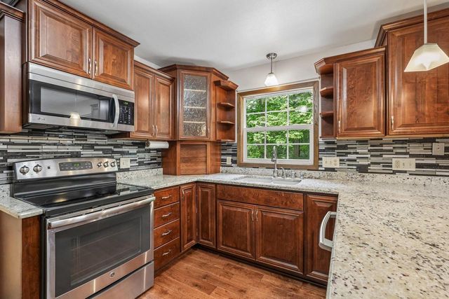 5360 S 43rd STREET, Greenfield, WI 53220