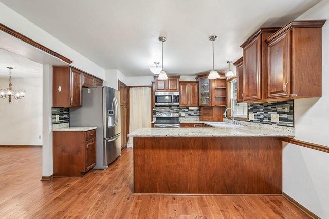 5360 S 43rd STREET, Greenfield, WI 53220