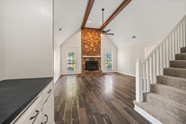 9161 GAINSBOROUGH DR, Lakeland, TN 38002