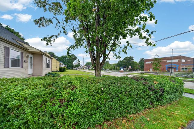 1917 E 7TH Street, Erie, PA 16511