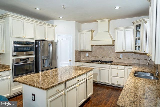 11287 SAINT CHRISTOPHER DR, White Plains, MD 20695