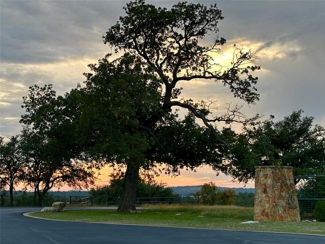 284 Cedar Mountain DR, Spicewood, TX 78654