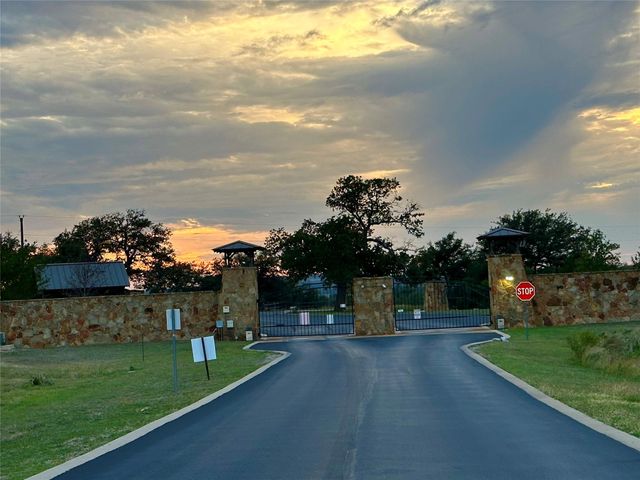 284 Cedar Mountain DR, Spicewood, TX 78654