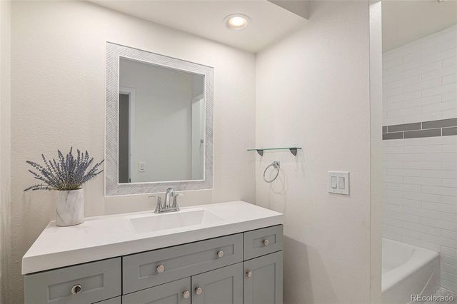 7995 E Mississippi Avenue C2, Denver, CO 80247
