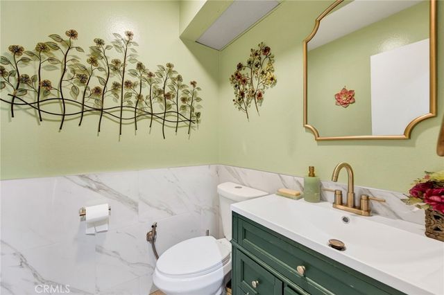 20737 Roscoe 203, Winnetka, CA 91306