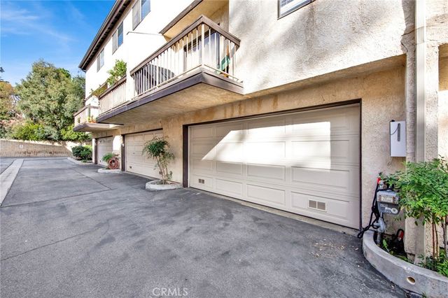 20737 Roscoe 203, Winnetka, CA 91306