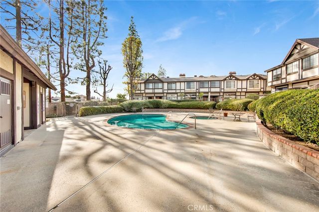 20737 Roscoe 203, Winnetka, CA 91306