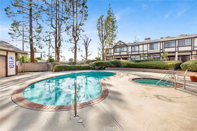 20737 Roscoe 203, Winnetka, CA 91306