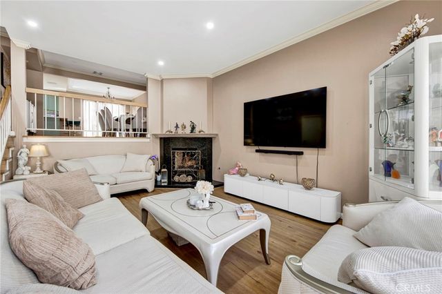 20737 Roscoe 203, Winnetka, CA 91306