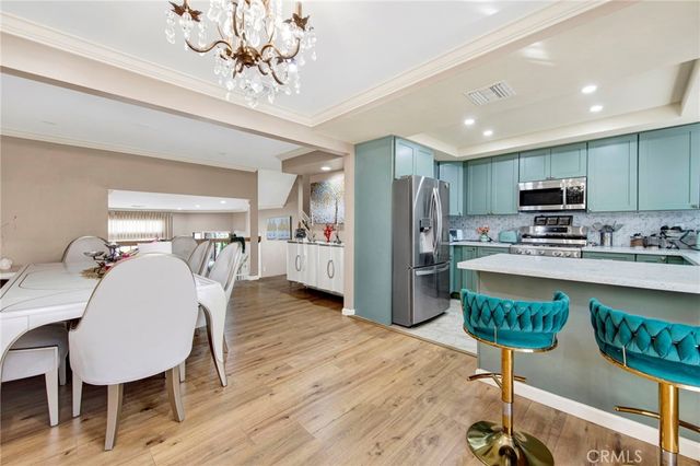 20737 Roscoe 203, Winnetka, CA 91306