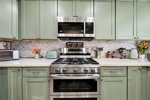 20737 Roscoe 203, Winnetka, CA 91306