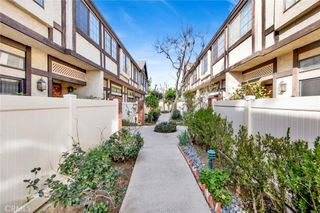 20737 Roscoe 203, Winnetka, CA 91306