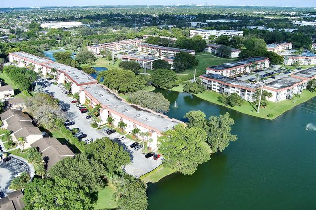 281 S Hollybrook Dr 103, Pembroke Pines, FL 33025