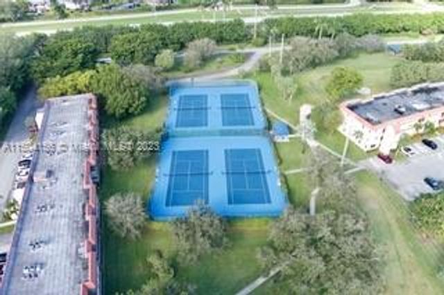 281 S Hollybrook Dr 103, Pembroke Pines, FL 33025