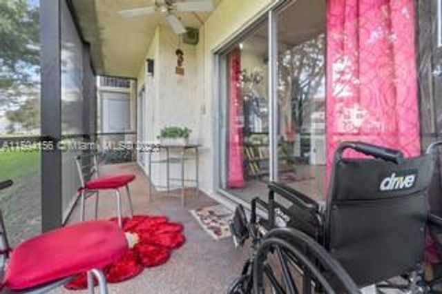 281 S Hollybrook Dr 103, Pembroke Pines, FL 33025