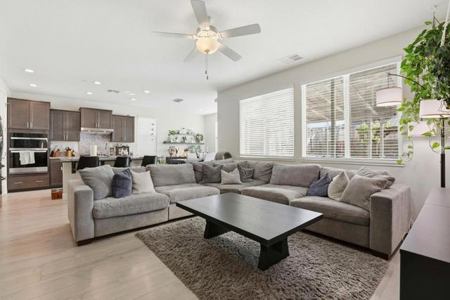 1097 Sunridge Drive, Hollister, CA 95023