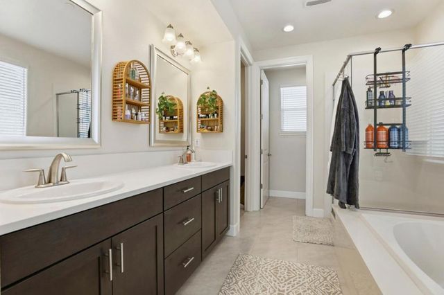 1097 Sunridge Drive, Hollister, CA 95023