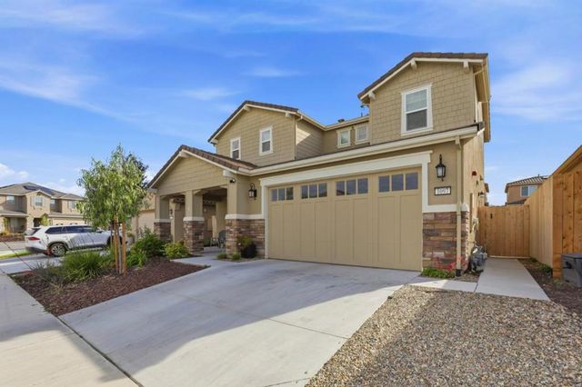 1097 Sunridge Drive, Hollister, CA 95023