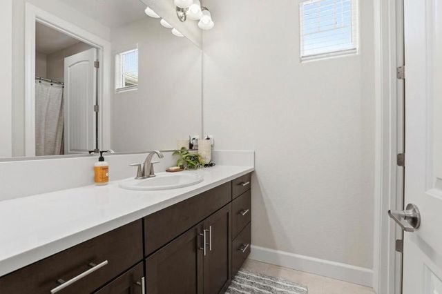 1097 Sunridge Drive, Hollister, CA 95023