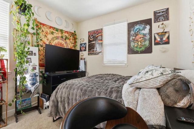 1097 Sunridge Drive, Hollister, CA 95023