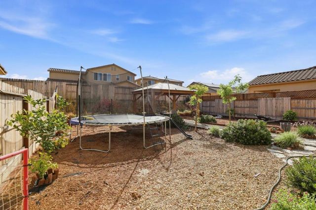 1097 Sunridge Drive, Hollister, CA 95023