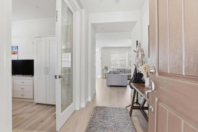 1097 Sunridge Drive, Hollister, CA 95023