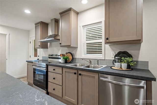 151 E Agate Drive, Shelton, WA 98584