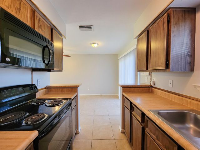 8801 Hammerly Boulevard 501, Houston, TX 77080