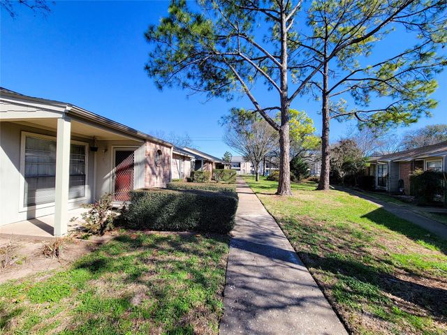 8801 Hammerly Boulevard 501, Houston, TX 77080