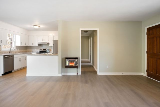 12 Hattie Dr, Fayetteville, TN 37334