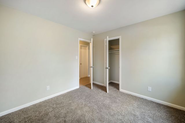 12 Hattie Dr, Fayetteville, TN 37334