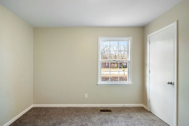 12 Hattie Dr, Fayetteville, TN 37334