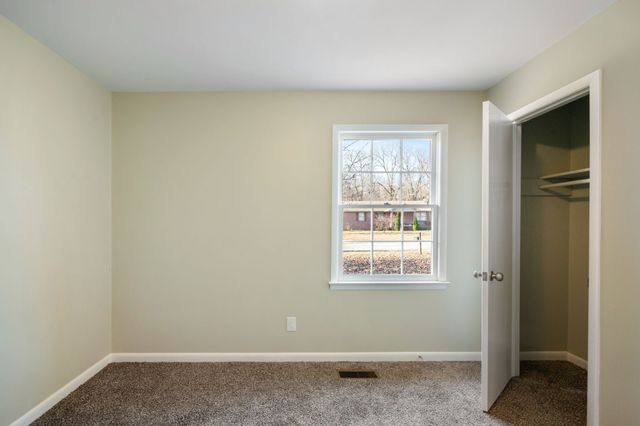 12 Hattie Dr, Fayetteville, TN 37334