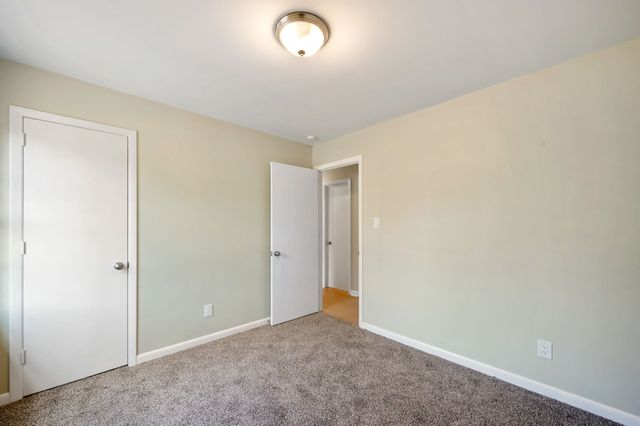 12 Hattie Dr, Fayetteville, TN 37334