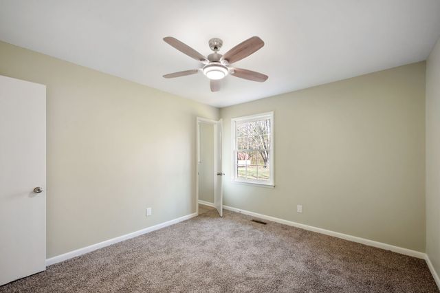 12 Hattie Dr, Fayetteville, TN 37334