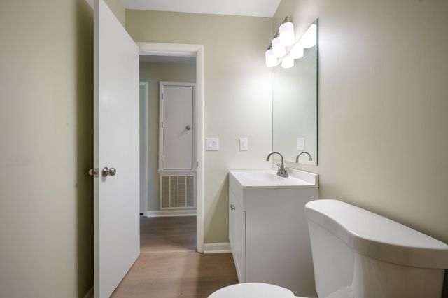 12 Hattie Dr, Fayetteville, TN 37334