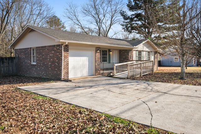 12 Hattie Dr, Fayetteville, TN 37334