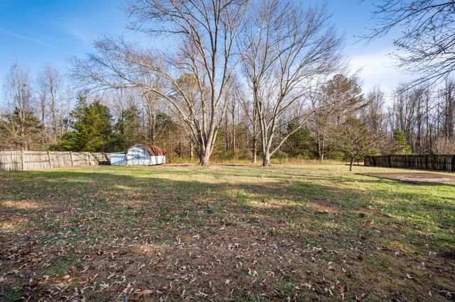 12 Hattie Dr, Fayetteville, TN 37334