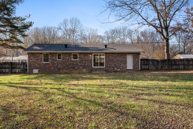 12 Hattie Dr, Fayetteville, TN 37334