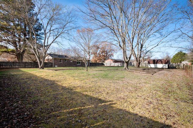 12 Hattie Dr, Fayetteville, TN 37334