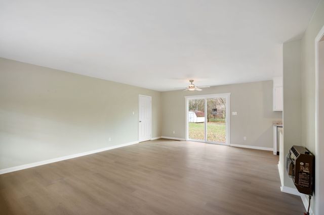 12 Hattie Dr, Fayetteville, TN 37334