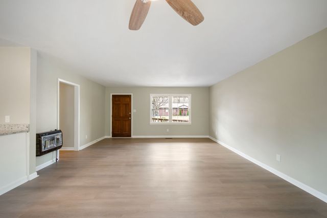 12 Hattie Dr, Fayetteville, TN 37334