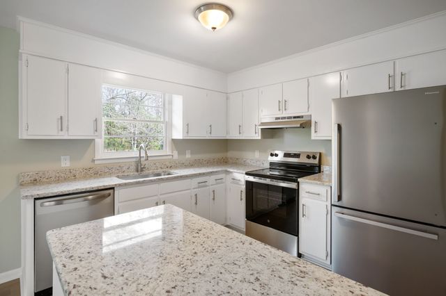 12 Hattie Dr, Fayetteville, TN 37334