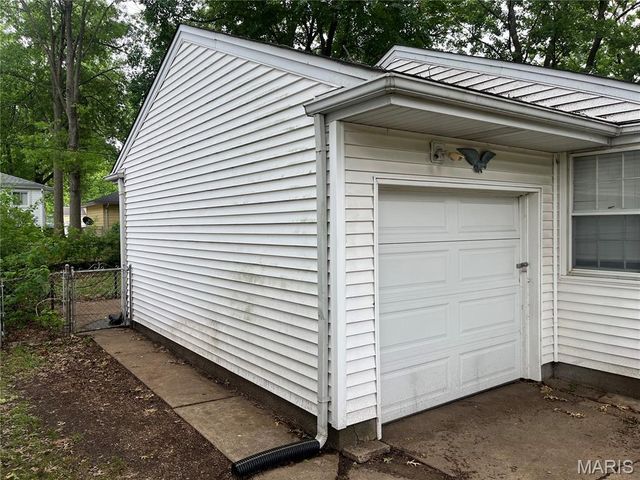 1534 Comet Drive, St Louis, MO 63137