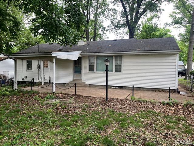 1534 Comet Drive, St Louis, MO 63137