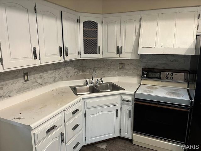 1534 Comet Drive, St Louis, MO 63137